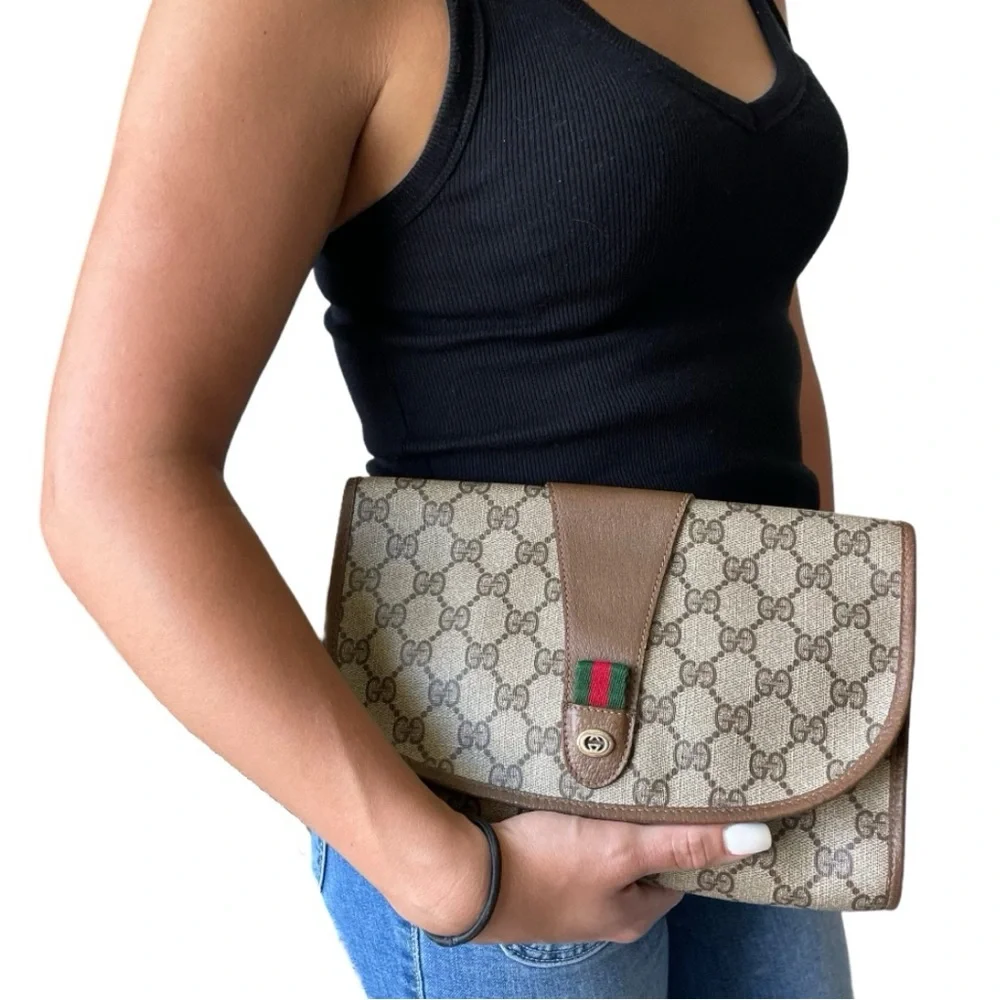 Gucci Clutch - Picture 3 of 16